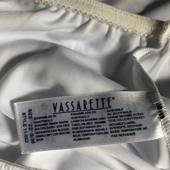 VASSARETTE white slip shorts panty pants size s/38 22” - Picture 3 of 4